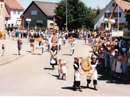 2015_Jubiläum_1990_Umzug_3